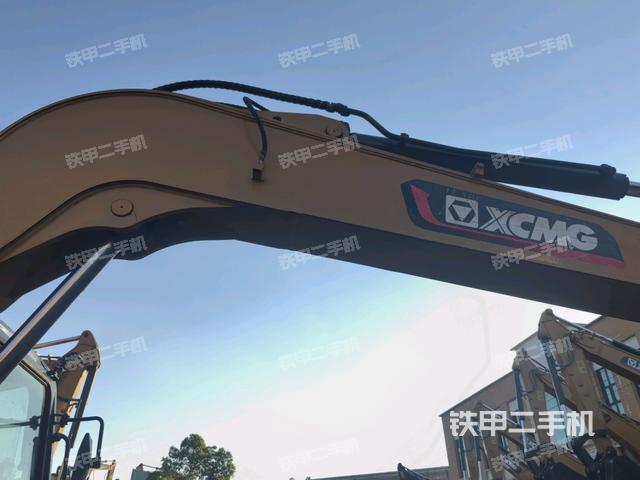 小臂整体左后(工作和回转装置) 小臂整体左后(工作和回转装置)