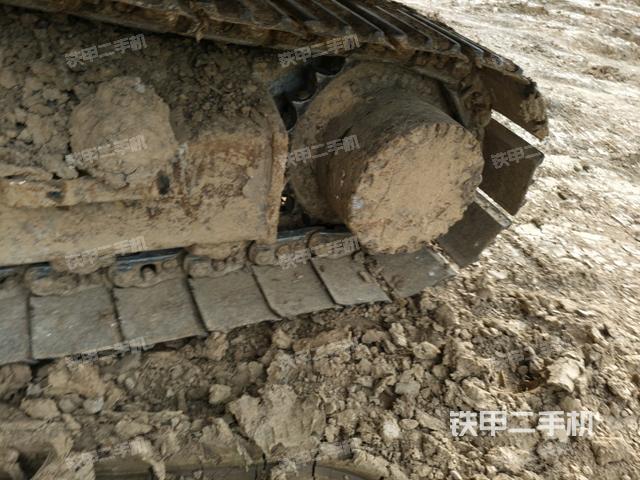 右側(cè)履帶整體(行走機(jī)構(gòu)) 右側(cè)履帶整體(行走機(jī)構(gòu))