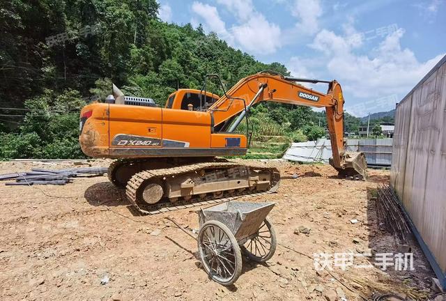 整机右后45°(整机外观) 整机右后45°(整机外观)