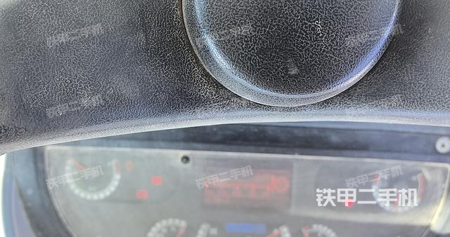 驾驶室操作台(设备外观及核心部件) 驾驶室操作台(设备外观及核心部件)