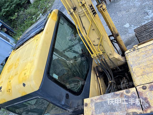 驾驶室顶部（整机外观）