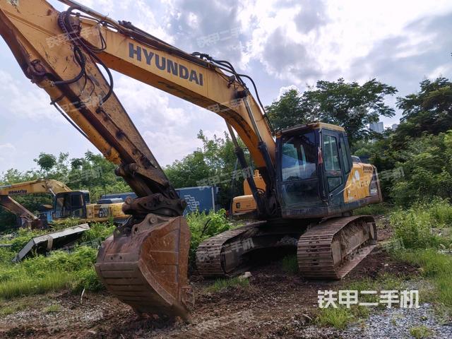 現(xiàn)代R215VS挖掘機(jī)