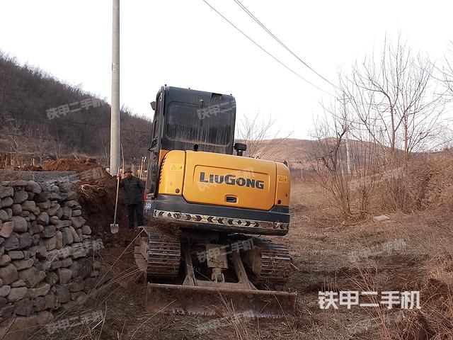 驾驶室整体(整机外观) 驾驶室整体(整机外观)