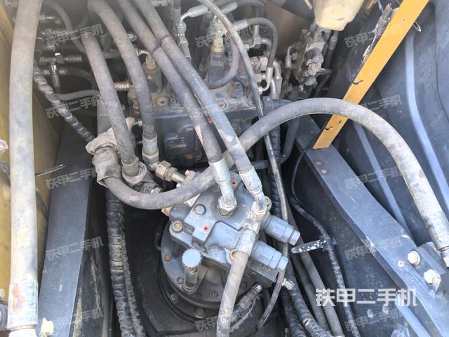 驾驶室顶部俯视(上车部件) 驾驶室顶部俯视(上车部件)