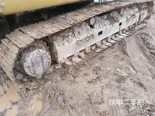 右側(cè)履帶整體(行走機構) 右側(cè)履帶整體(行走機構)