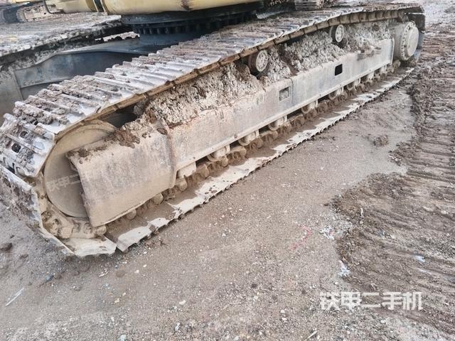 左側(cè)履帶整體?(行走機構) 左側(cè)履帶整體?(行走機構)
