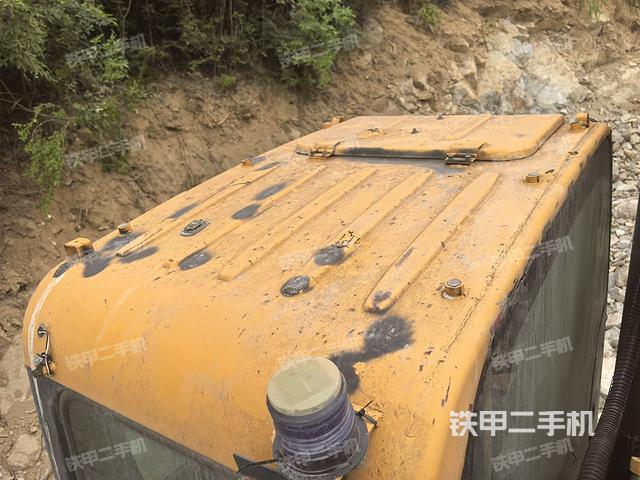 驾驶室顶部俯视(上车部件) 驾驶室顶部俯视(上车部件)