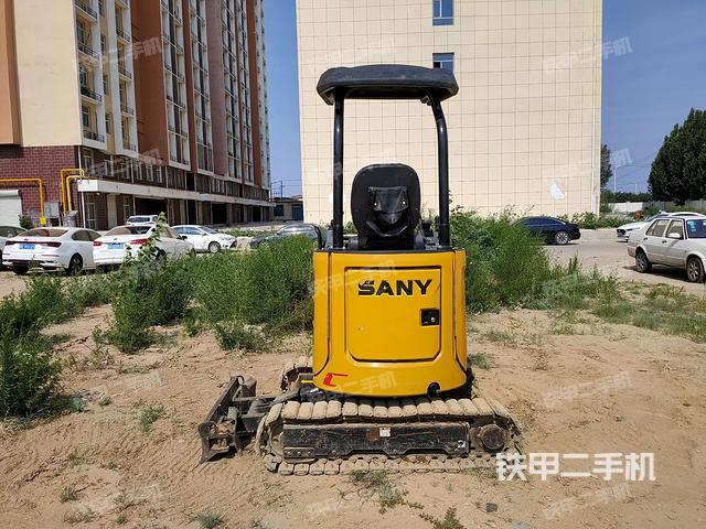 驾驶室整体(整机外观) 驾驶室整体(整机外观)