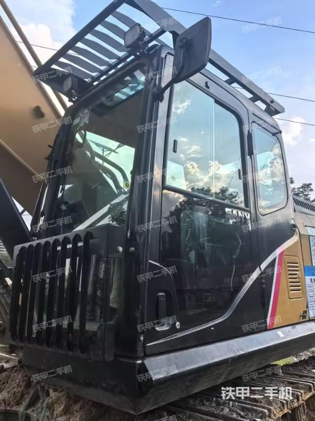 驾驶室整体（整机外观）