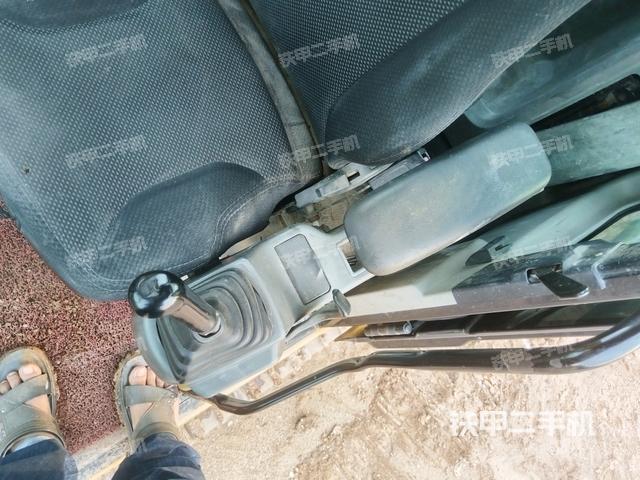 座椅右側(cè)控制臺/鑰匙門/油門/含右手柄(駕駛室部分) 座椅右側(cè)控制臺/鑰匙門/油門/含右手柄(駕駛室部分)