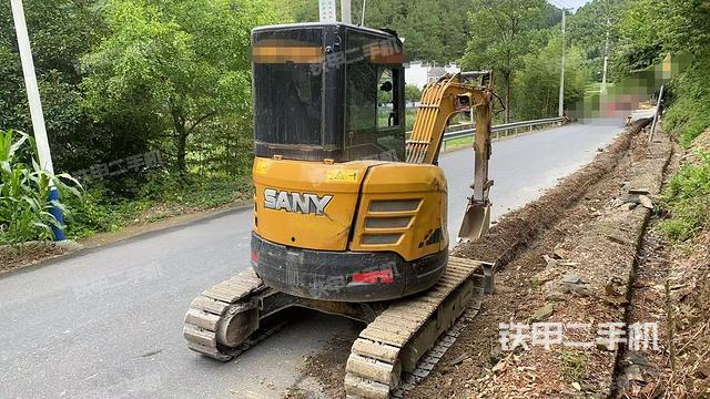 整機(jī)右后45°(整機(jī)外觀) 整機(jī)右后45°(整機(jī)外觀)