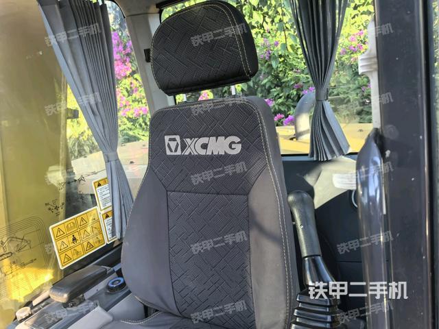 顶棚整体(驾驶室部分) 顶棚整体(驾驶室部分)