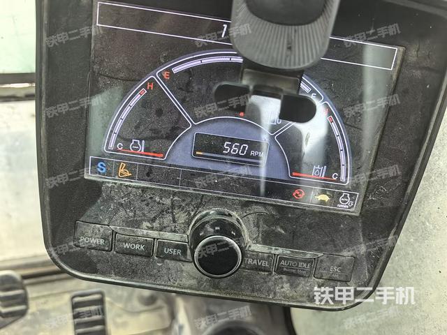 显示屏 (驾驶室部分) 显示屏 (驾驶室部分)
