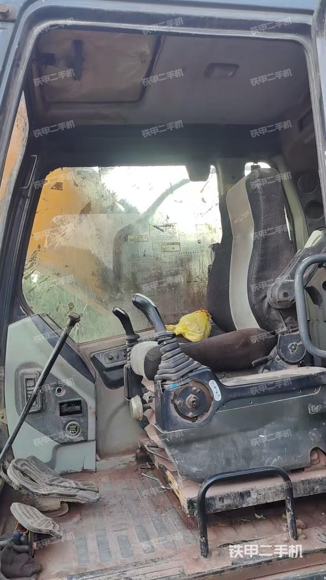 驾驶室整体（整机外观）