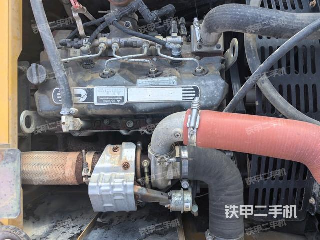 气门室盖螺丝特写(上车部件) 气门室盖螺丝特写(上车部件)