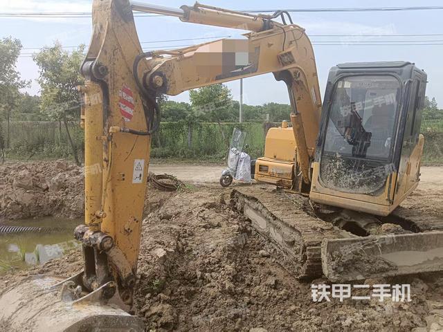 雷沃重工FR80E挖掘机