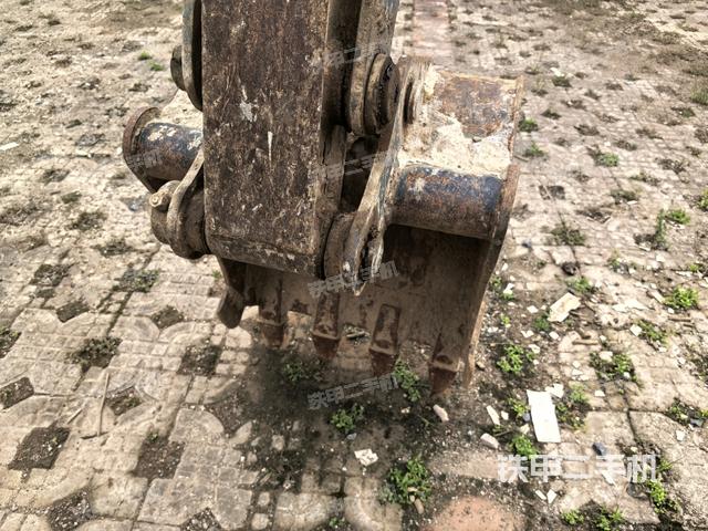 铲斗45度(工作和回转装置) 铲斗45度(工作和回转装置)