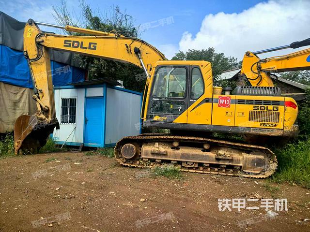 山东临工E6210FS挖掘机