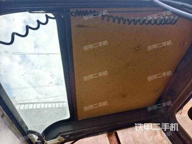 顶棚整体(驾驶室部分) 顶棚整体(驾驶室部分)