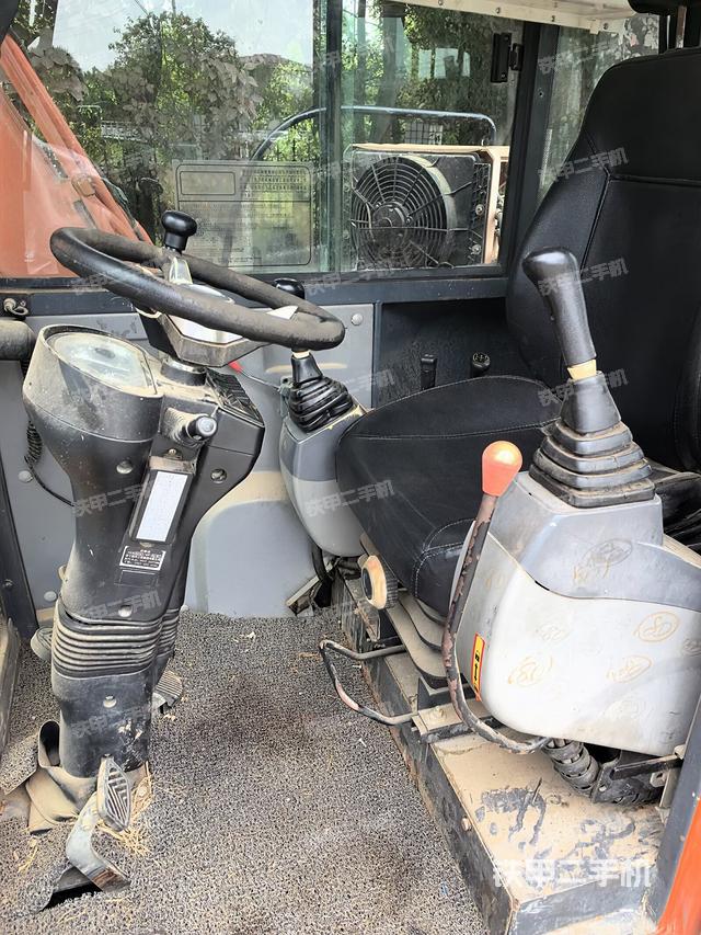 驾驶室整体（整机外观）