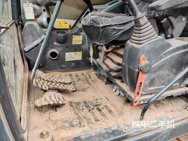 驾驶室整体（整机外观）