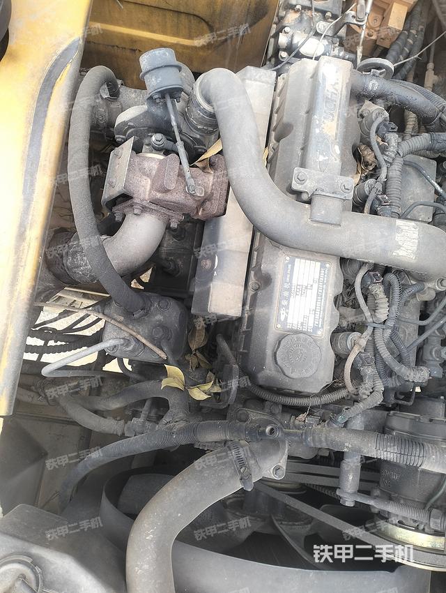 回转马达和主控阀（整机外观）