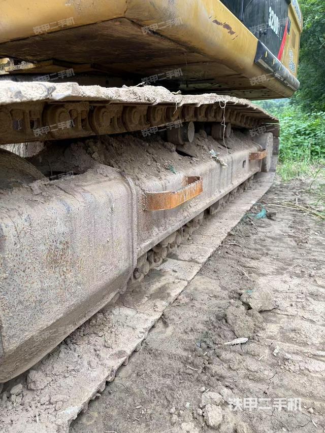 单侧履带整体(整机外观) 单侧履带整体(整机外观)