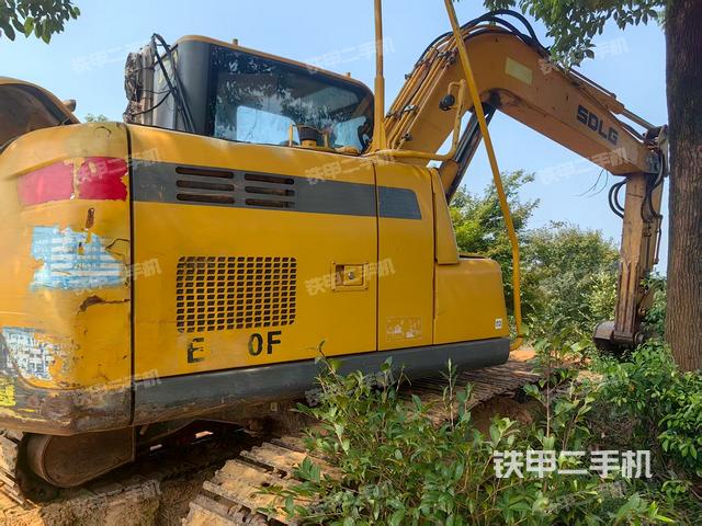 山东临工E680F挖掘机