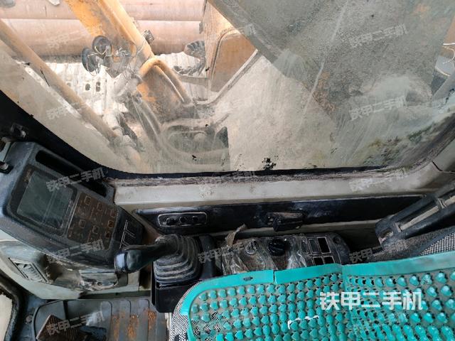 座椅右側(cè)控制臺/鑰匙門/油門/含右手柄（駕駛室部分）