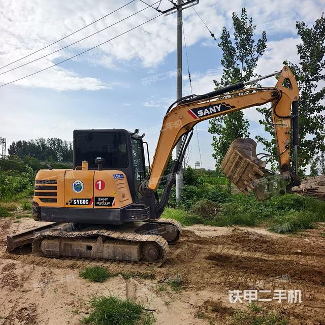 整机右后45°(整机外观) 整机右后45°(整机外观)