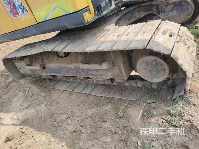 左側(cè)履帶整體?(行走機(jī)構(gòu)) 左側(cè)履帶整體?(行走機(jī)構(gòu))