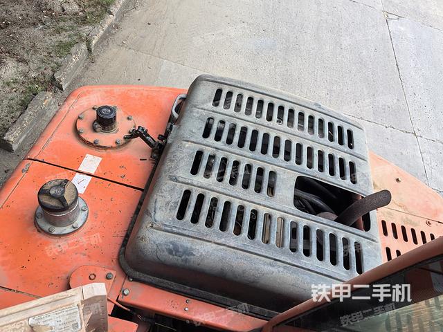 驾驶室顶部（整机外观）