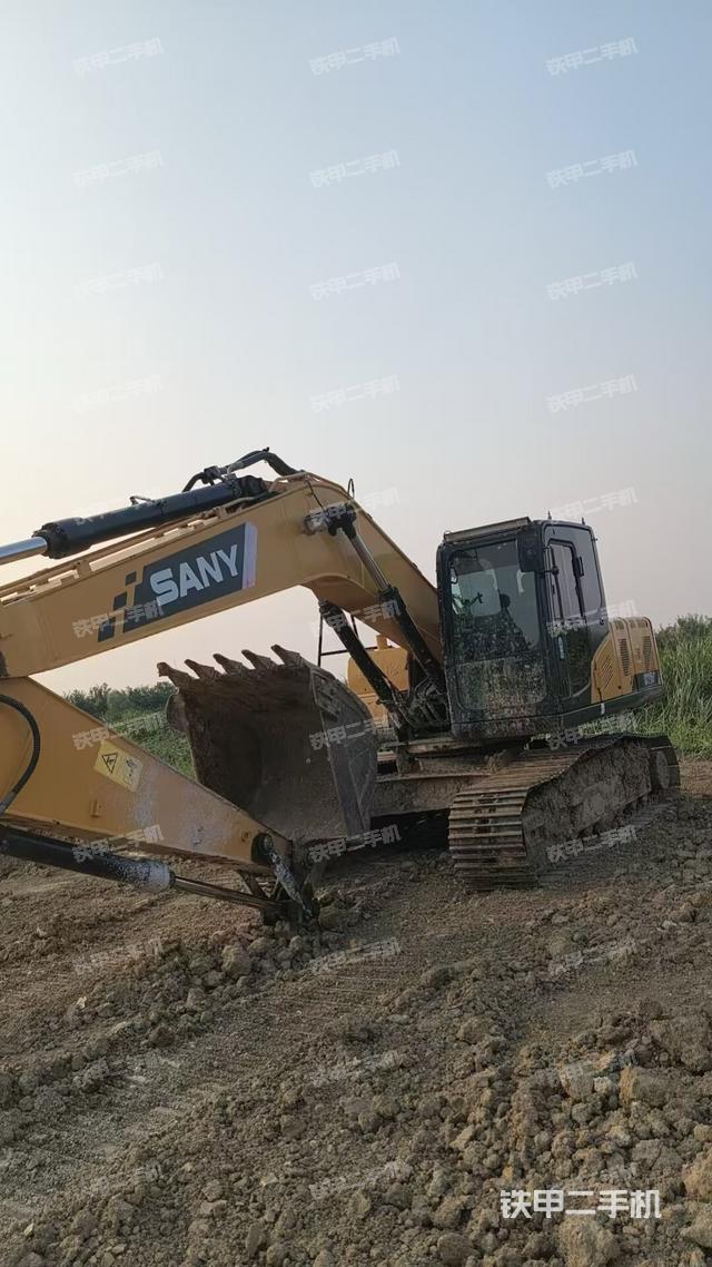 三一重工SY205C挖掘機(jī)