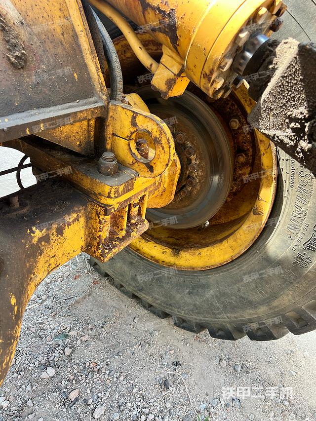 駕駛室操作臺(整機(jī)外觀及大件) 駕駛室操作臺(整機(jī)外觀及大件)