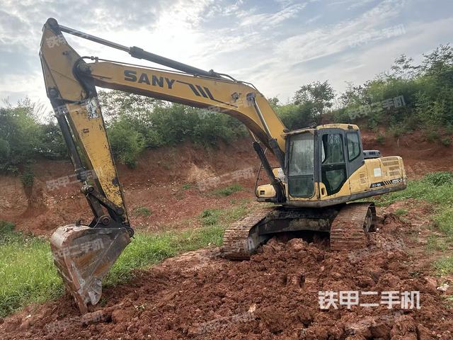 整机右后45°(整机外观) 整机右后45°(整机外观)