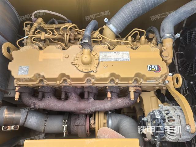 發(fā)動機(jī)整體俯視(整機(jī)外觀) 發(fā)動機(jī)整體俯視(整機(jī)外觀)