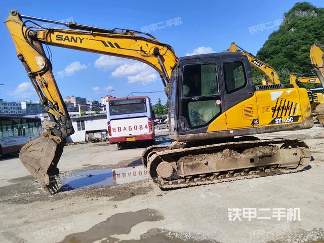 三一重工SY135C-9挖掘机