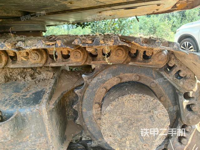 单侧履带整体(整机外观) 单侧履带整体(整机外观)