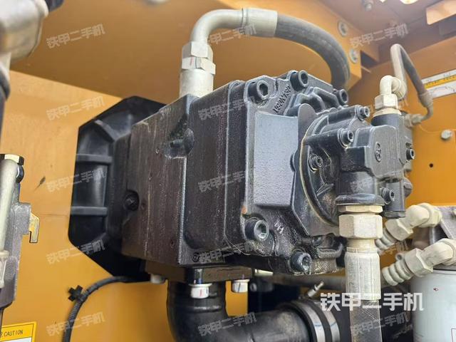 液壓泵斜45?左(大件艙室) 液壓泵斜45?左(大件艙室)