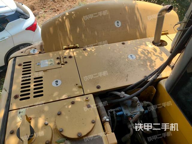 驾驶室顶部(整机外观) 驾驶室顶部(整机外观)