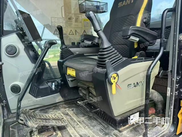 座椅左側(cè)控制臺(tái)/音響/含左手柄(駕駛室部分) 座椅左側(cè)控制臺(tái)/音響/含左手柄(駕駛室部分)