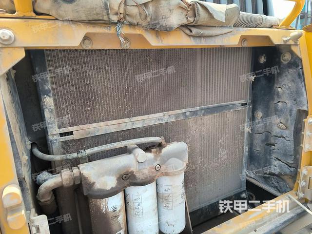 散热器正面(大件舱室) 散热器正面(大件舱室)