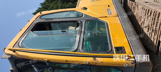 驾驶室整体(整机外观) 驾驶室整体(整机外观)