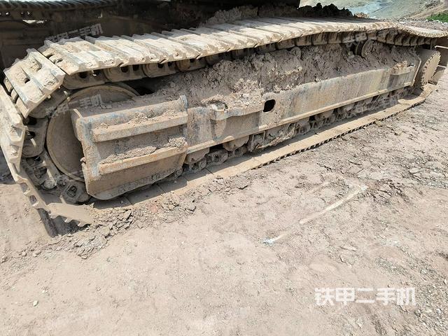 左侧履带整体 (行走机构) 左侧履带整体 (行走机构)