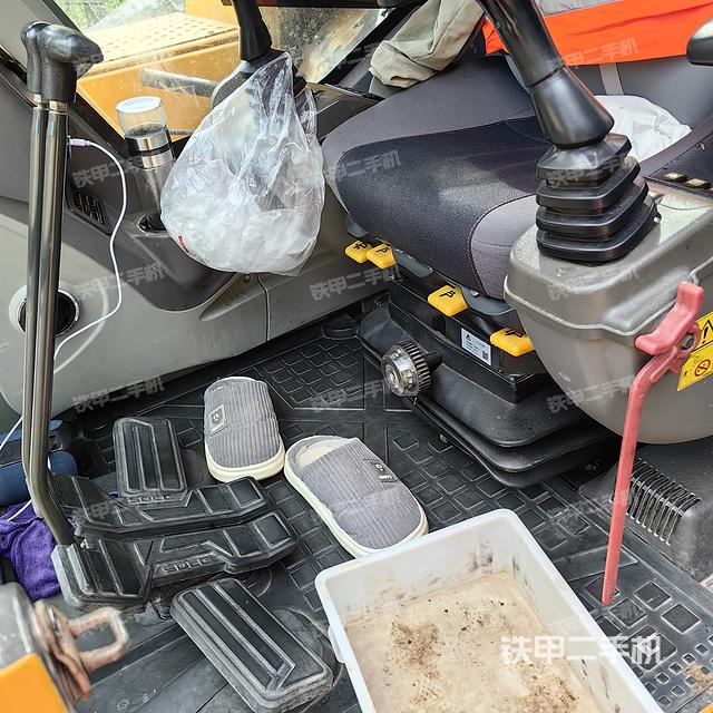 驾驶室整体（整机外观）