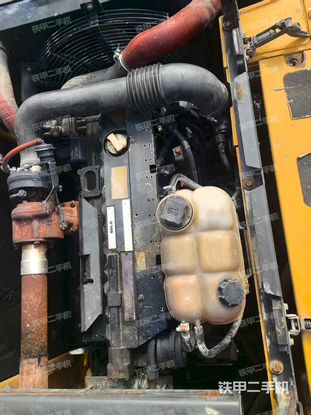 发动机整体俯视(整机外观) 发动机整体俯视(整机外观)