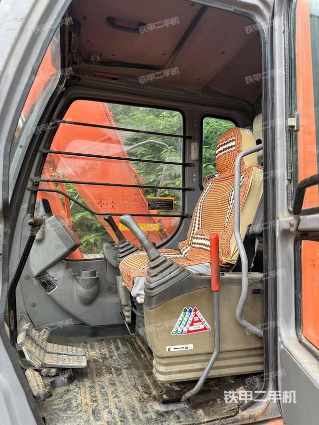 驾驶室整体（整机外观）