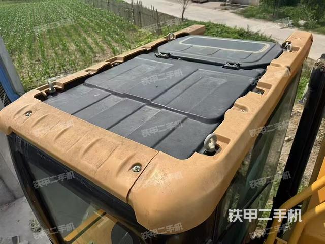 駕駛室頂部俯視(上車(chē)部件) 駕駛室頂部俯視(上車(chē)部件)