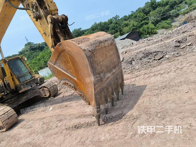 铲斗45度(工作和回转装置) 铲斗45度(工作和回转装置)