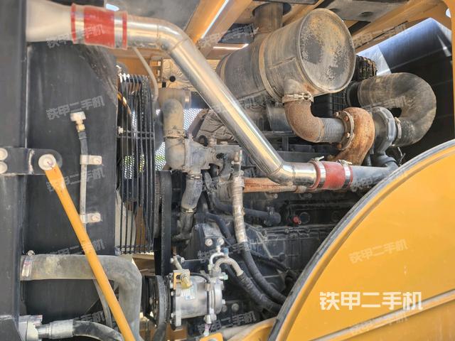 發(fā)動機(jī)右側(cè)(整機(jī)外觀及大件) 發(fā)動機(jī)右側(cè)(整機(jī)外觀及大件)